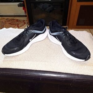 A pair of Nike Quest 05 in a men's size 12. EUC. Athletic, athleisure, lounging